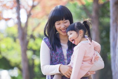 母親と女児